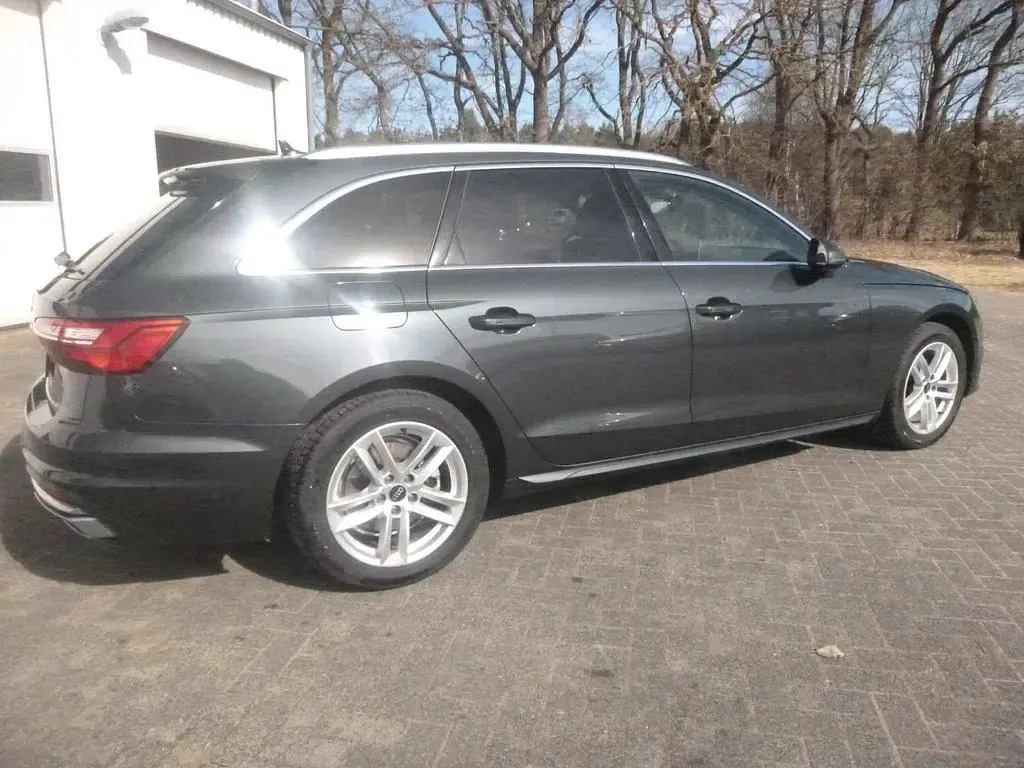 Gebraucht Audi A4 Advanced 150 PS (110 kW) 2023 Grau Kombi