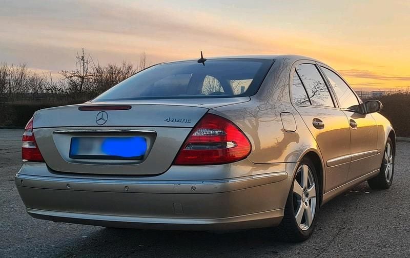 Gelb Gebraucht 2004 Mercedes E320 Limousine | 2.800 € (Superpreis) - Bild 1/4