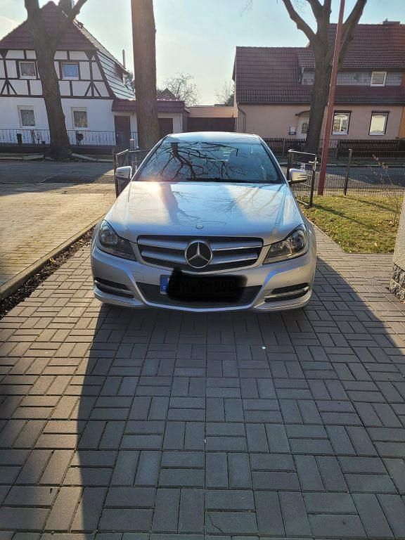 Gebraucht Mercedes C180 156 PS (114 kW) 2011 Silber Coupé