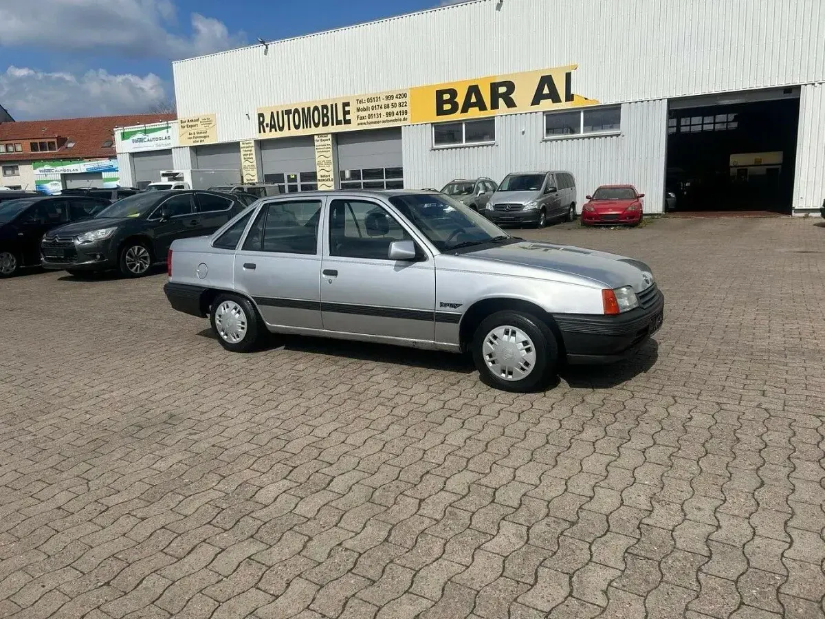 Gebraucht Opel Kadett S 75 PS (55 kW) 1991 Silber metallic Limousine