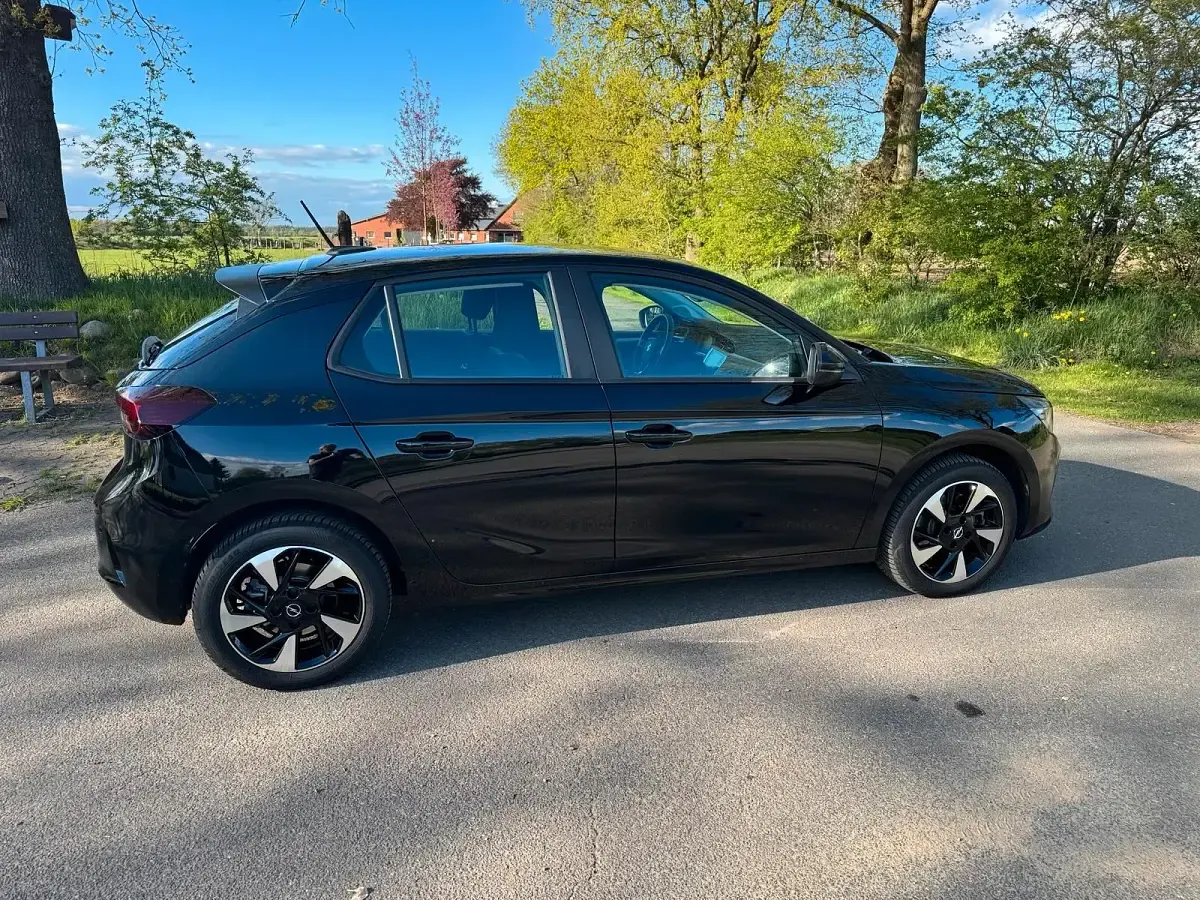Usata Opel Corsa-e 100 kW (136 CV) 2024 Nero Utilitaria