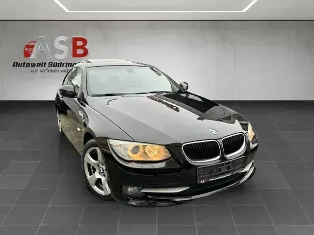 Gebraucht BMW 320 Comfort Edition 184 PS (135 kW) 2011 Schwarz Coupé
