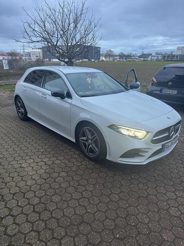 Gebraucht Mercedes A200 AMG 163 PS (119 kW) 2019 Weiß Kleinwagen