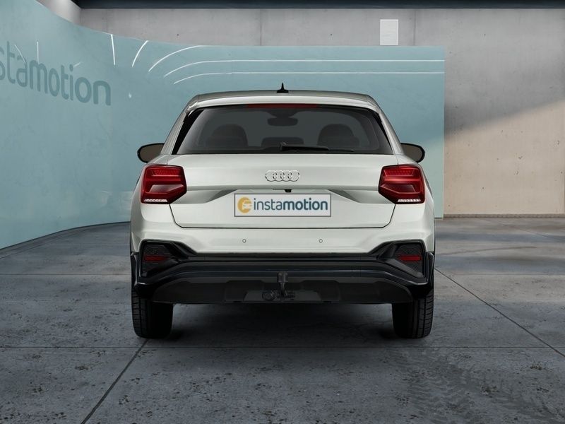 Gebraucht Audi Q2 S-Line 150 PS (110 kW) 2024 Silber SUV