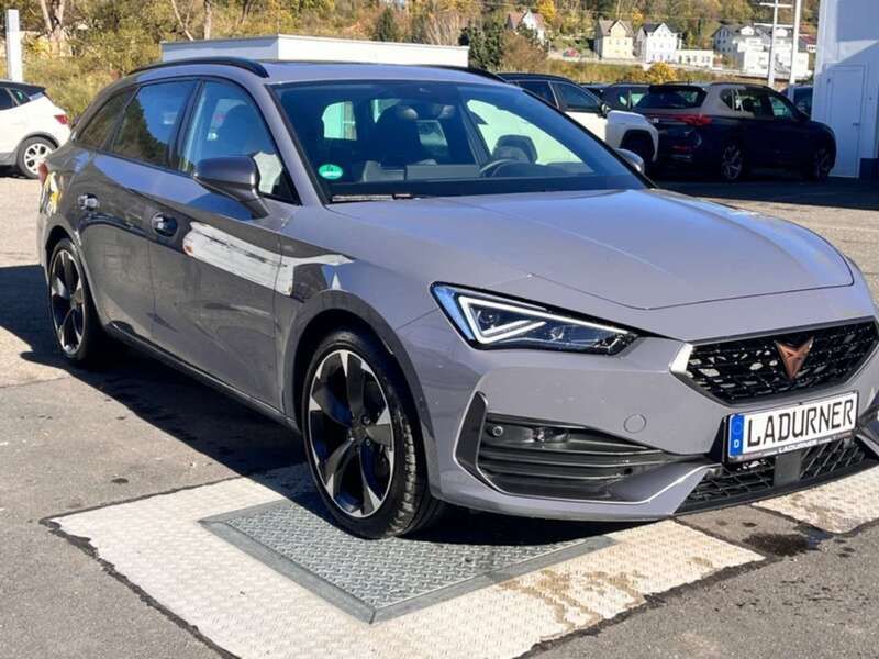Graphengrau Gebraucht 2024 Cupra Leon Kombi | 37.790 € (Teuer) - Bild 1/4