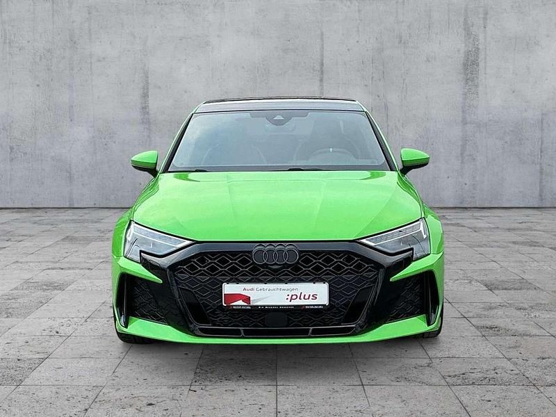 Gebraucht Audi RS3 Ambiente 400 PS (294 kW) 2024 Kyalamigrün Limousine