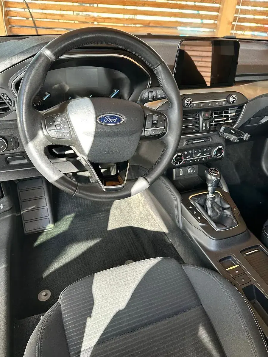 Gebraucht Ford Focus 125 PS (91 kW) 2019 Grau Limousine