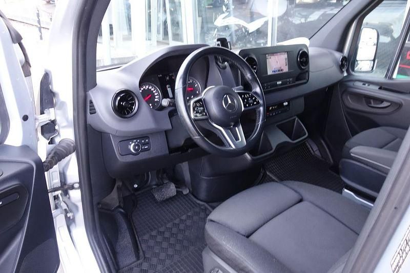 Gebraucht Mercedes Sprinter 143 PS (105 kW) 2020 Silber Van
