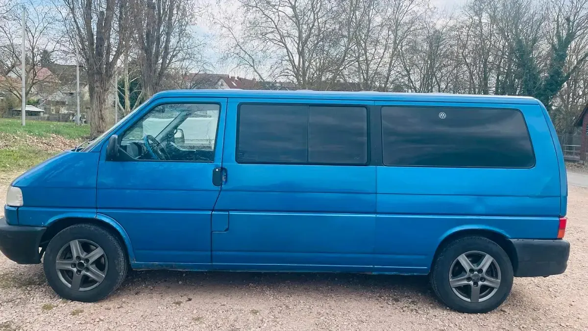 Gebraucht VW Caravelle 151 PS (111 kW) 2001 Blau Van