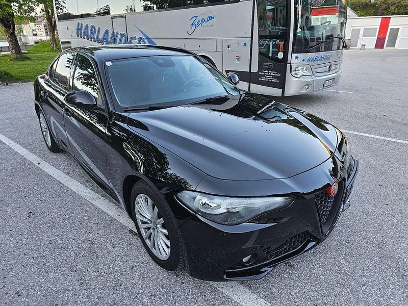 Gebraucht Alfa Romeo Giulia Super 200 PS (147 kW) 2017 Schwarz Limousine
