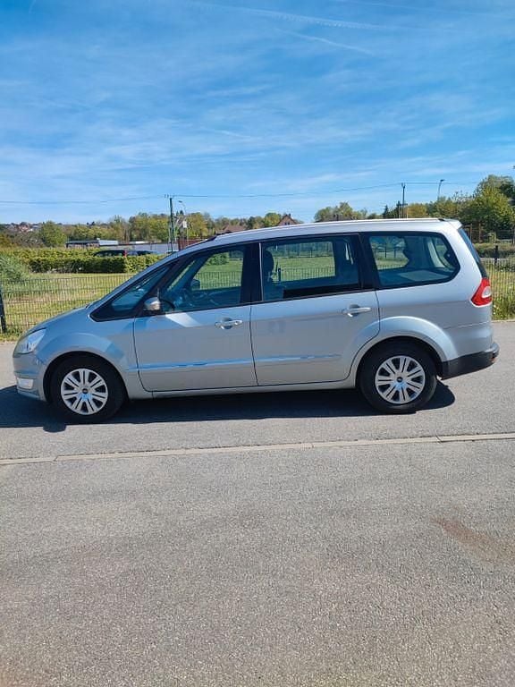 Second-hand Ford Galaxy Trend 140 CP (102 kW) 2014 Argintiu Monovolum