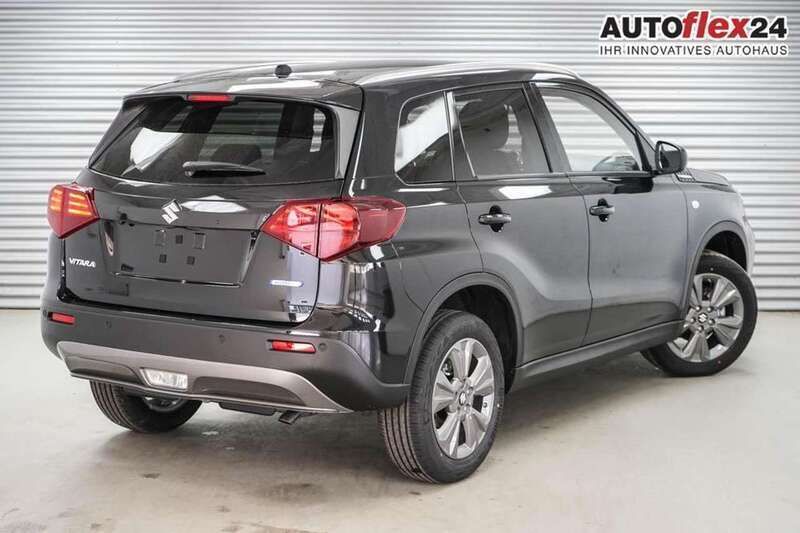 Cosmic black metallic (zce) Neu 2025 Suzuki Vitara GL SUV | 22.540 € (Superpreis) - Bild 1/4