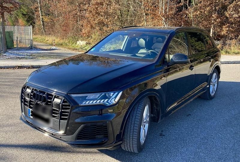 Schwarz Gebraucht 2020 Audi Q7 Ambiente SUV | 42.700 € (Guter Preis) - Bild 1/4