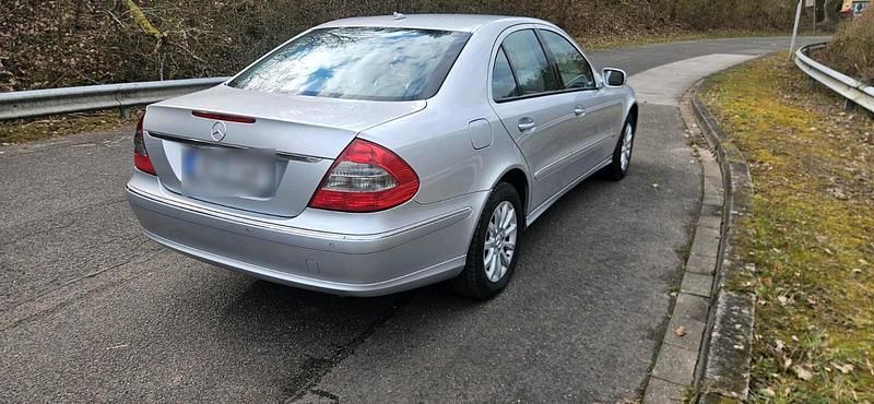 Gebraucht Mercedes E320 224 PS (164 kW) 2006 Silber Limousine