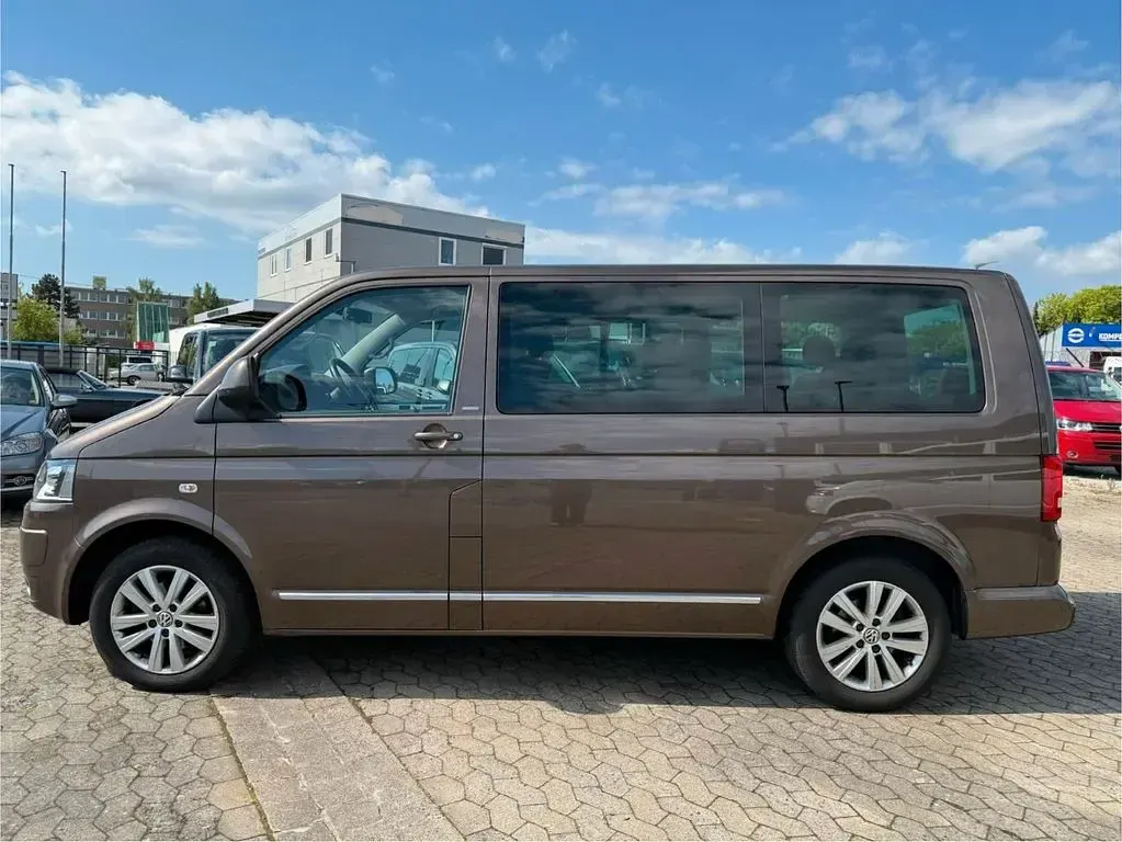 Gebraucht VW Multivan Match 140 PS (102 kW) 2012 Braun Van / Kleinbus