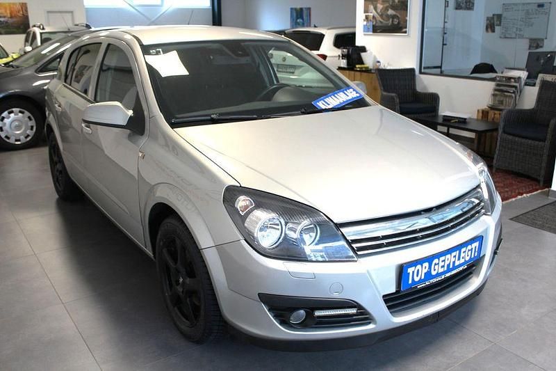 Gebraucht Opel Astra Edition 105 PS (77 kW) 2007 Pannacotta m2 Limousine