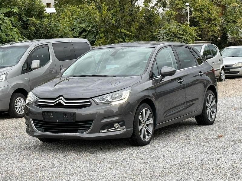 Grau Gebraucht 2017 Citroën C4 SELECTION Limousine | 9.599 € (Fairer Preis) - Bild 1/4