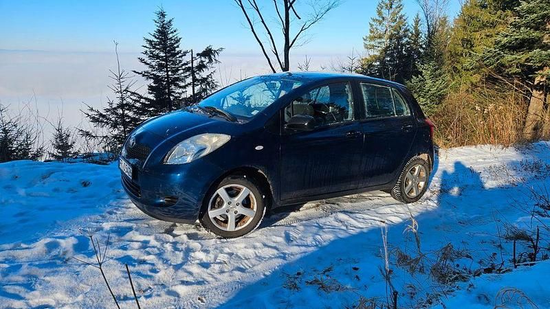 Blau Gebraucht 2006 Toyota Yaris Sol Limousine | 2.400 € (Guter Preis) - Bild 1/4