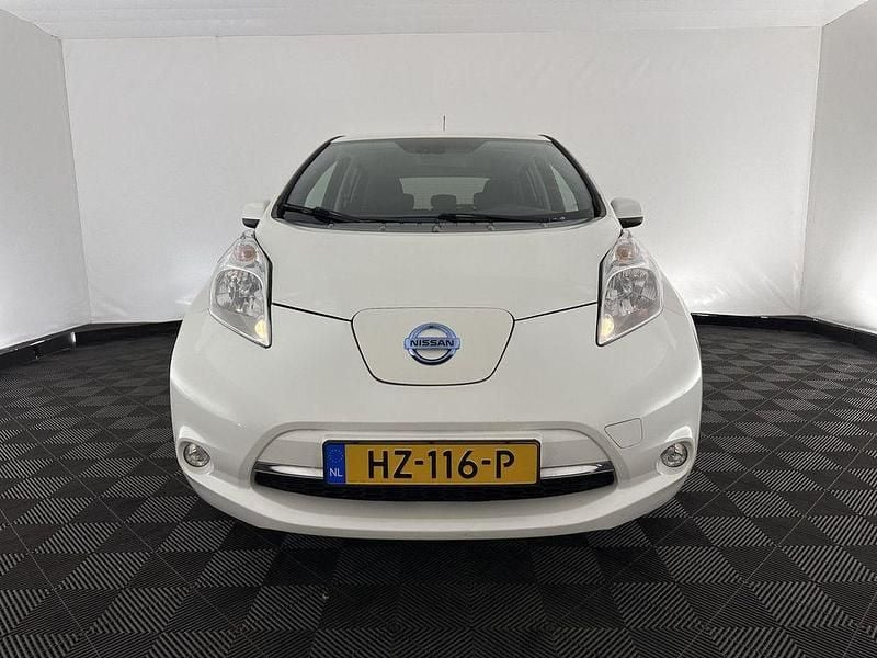 Gebraucht Nissan Leaf Acenta 80 kW (109 PS) 2016 Weiß Kleinwagen