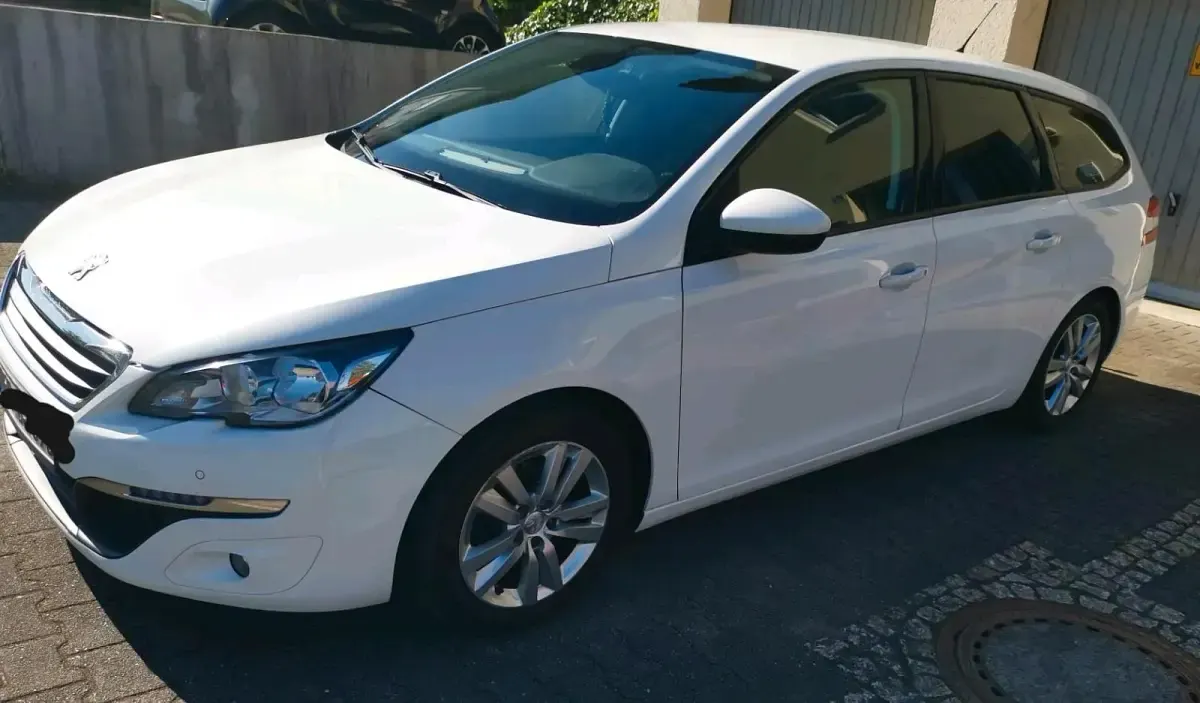 Gebraucht Peugeot 308 SW Active 120 PS (88 kW) 2015 Weiß Kombi