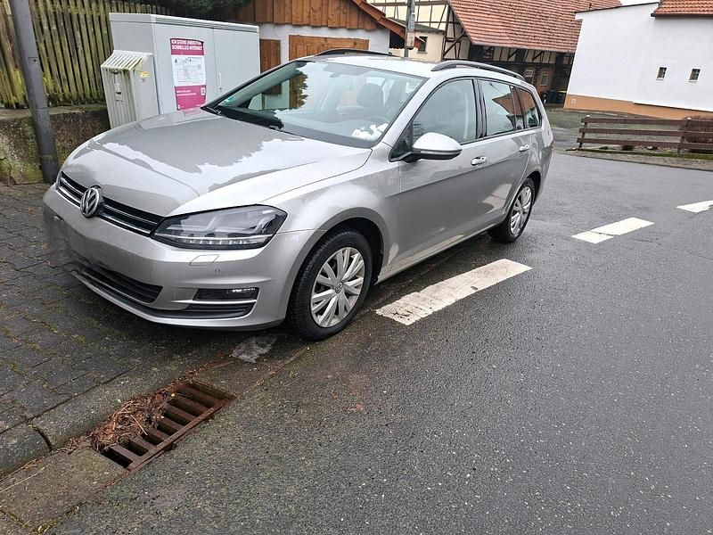 Silber Gebraucht 2014 VW Golf VII Comfortline Kombi | 7.300 € (Fairer Preis) - Bild 1/4