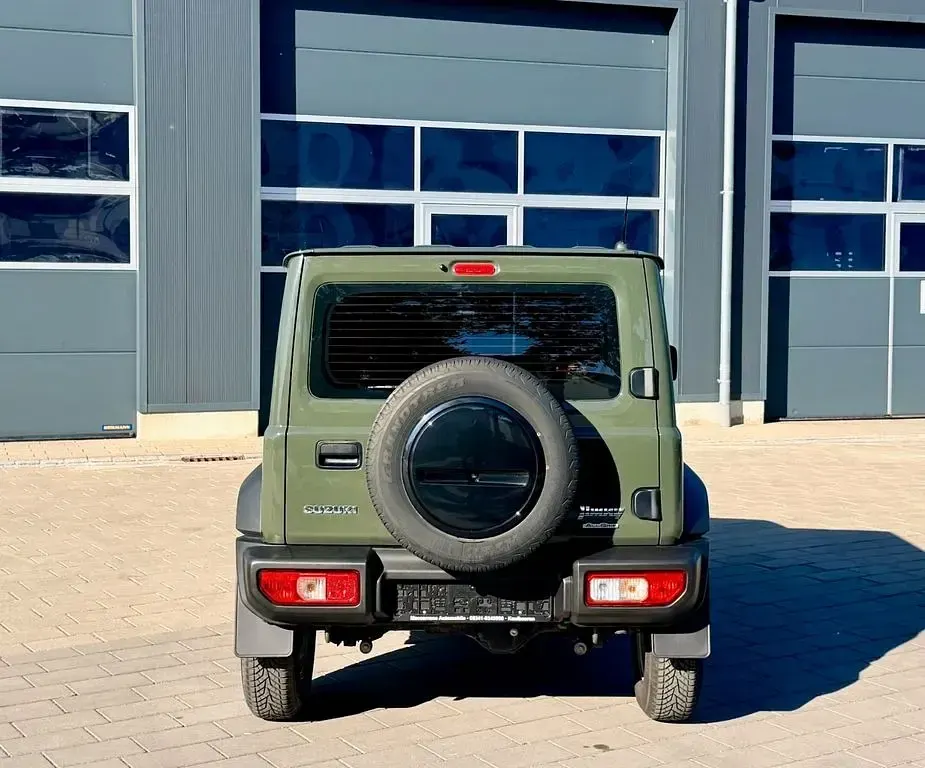 Gebraucht Suzuki Jimny 102 PS (75 kW) 2022 Grün SUV