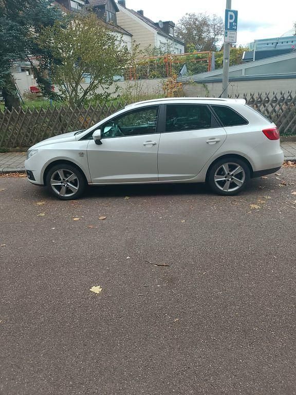 Weiß Gebraucht 2011 Seat Ibiza Copa Limousine | 4.000 € (Guter Preis) - Bild 1/4