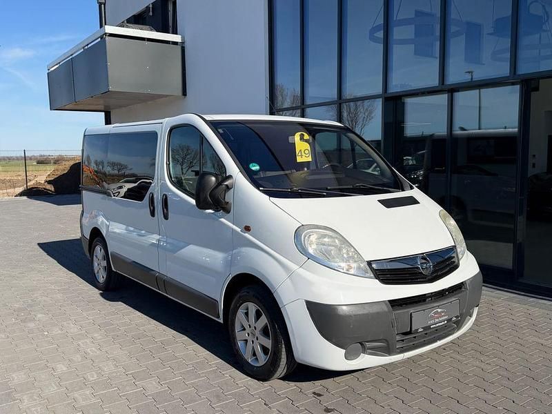 Gebraucht Opel Vivaro 145 PS (106 kW) 2010 Weiß Van / Kleinbus