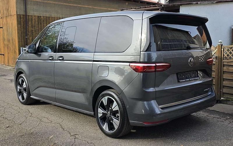 Neu VW Multivan 245 PS (180 kW) 2026 Indium grau met Van