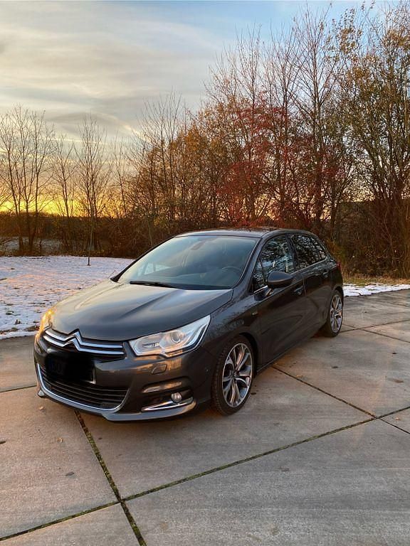 Grau Gebraucht 2010 Citroën C4 Exclusive Limousine | 5.150 € (Teuer) - Bild 1/4