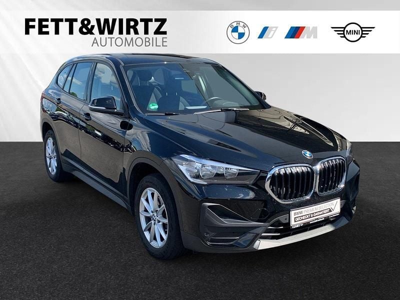 Schwarz uni Gebraucht 2021 BMW X1 Advantage SUV | 21.690 € (Fairer Preis) - Bild 1/3