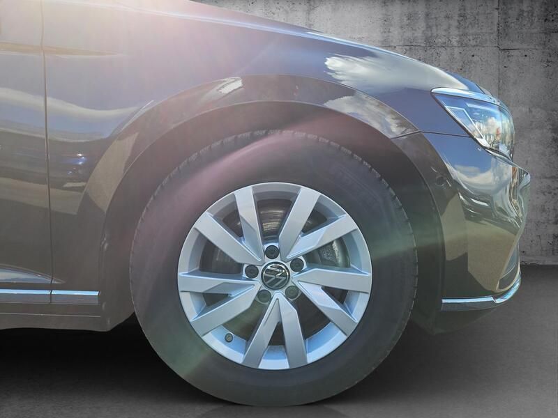 Gebraucht VW Passat Elegance 200 PS (147 kW) 2023 Grau Kombi