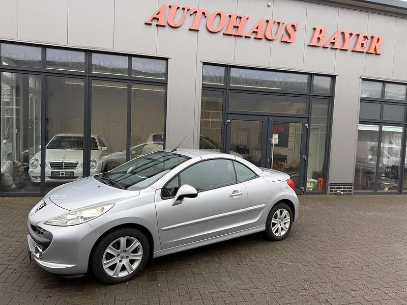 Gebraucht Peugeot 207 Sport 120 PS (88 kW) 2010 Lackierung aluminiumgrau Cabrio