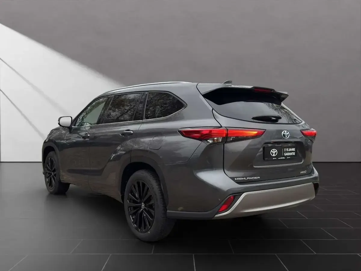 Gebraucht Toyota Highlander Hybrid Plus 247 PS (181 kW) 2024 Grau SUV
