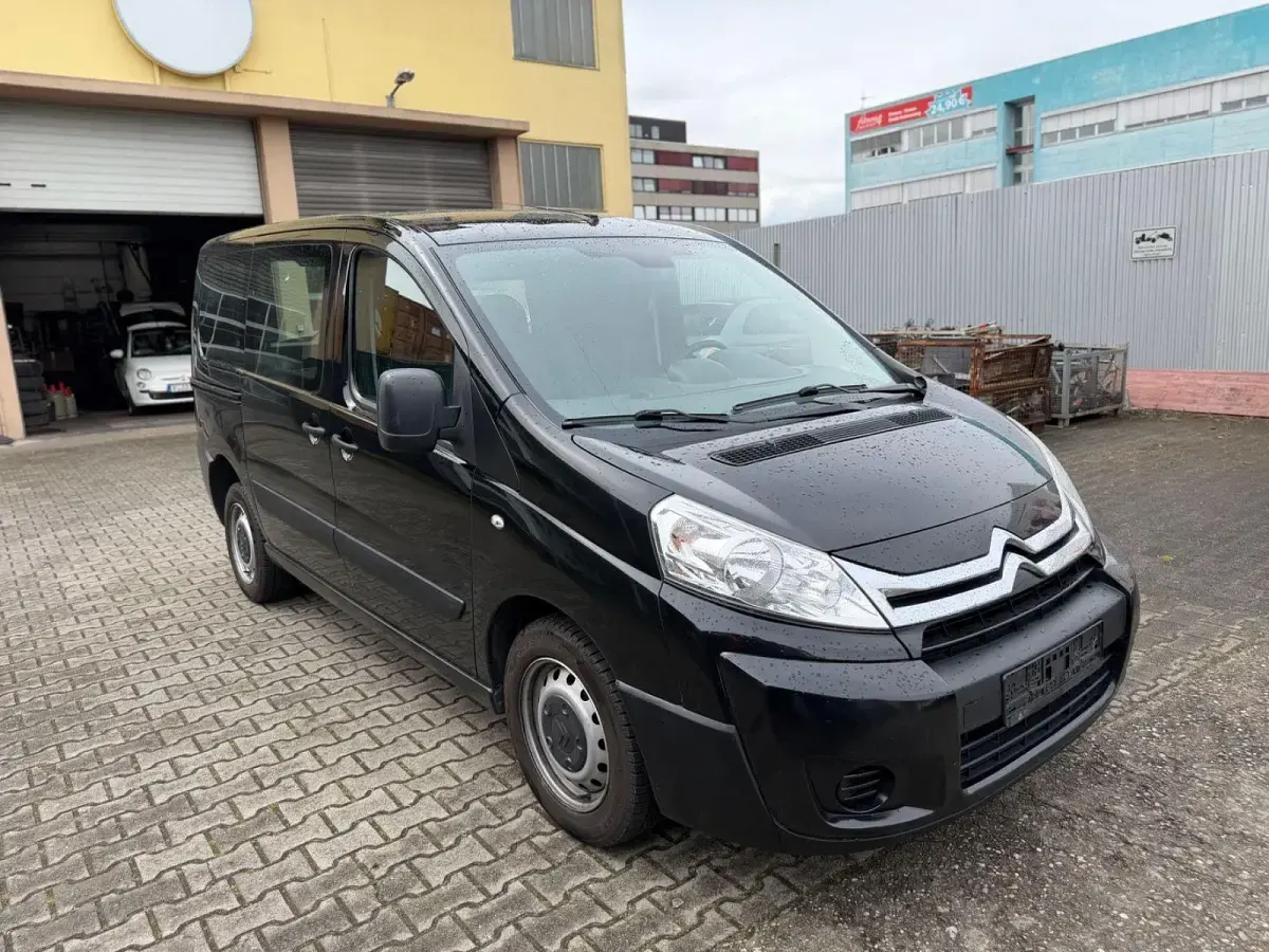 Käytetty Citroën Jumpy 128 HP (94 kW) 2017 Musta Tila-auto