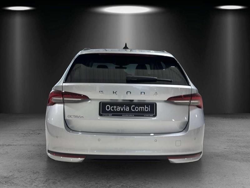 Neu Skoda Octavia Tour 150 PS (110 kW) 2026 Brillantsilber Kombi