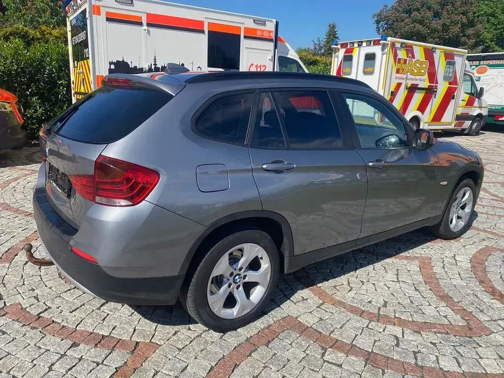 Usado BMW X1 177 CV (130 kW) 2010 Gris SUV