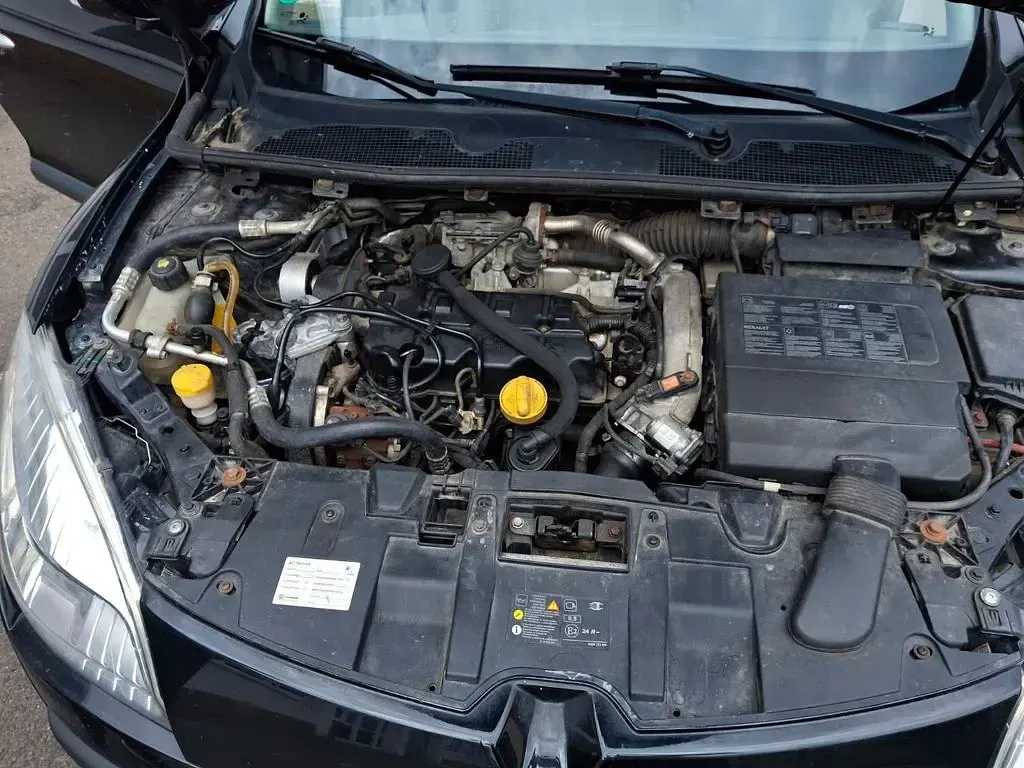 Gebraucht Renault Mégane Dynamique 131 PS (96 kW) 2011 Schwarz Limousine