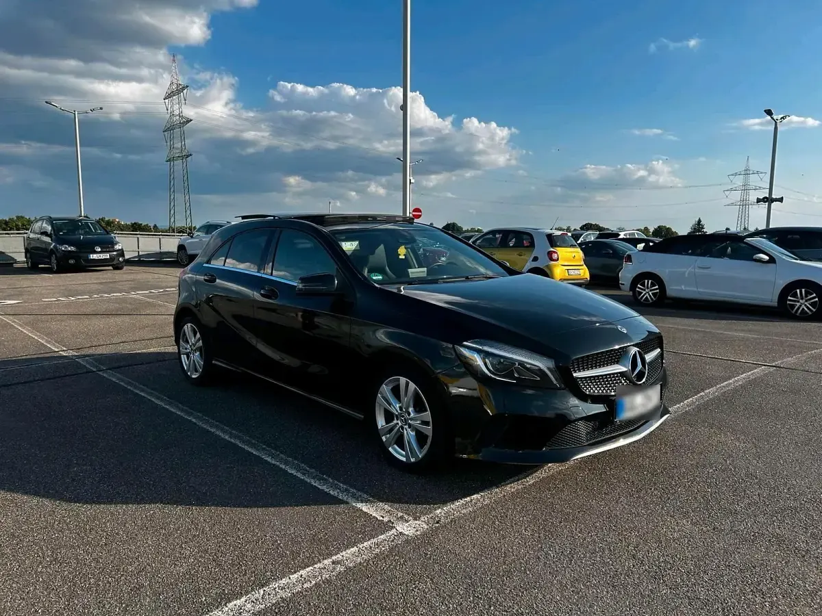 Gebraucht Mercedes 220 177 PS (130 kW) 2017 Schwarz Kleinwagen
