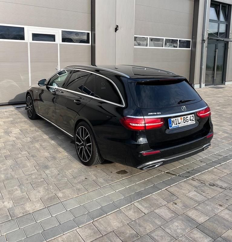 Gebraucht Mercedes E220 194 PS (142 kW) 2018 Schwarz Kombi