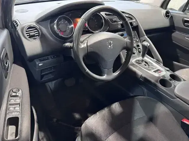 Gebraucht Peugeot 3008 Premium 156 PS (114 kW) 2011 Grau Kombi