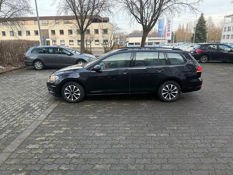 Gebraucht VW Golf VII Trendline 116 PS (85 kW) 2018 Schwarz Kombi