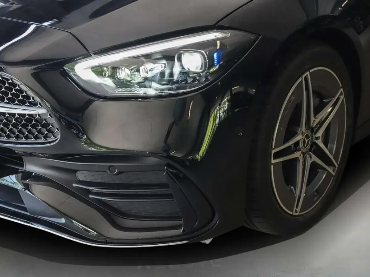 Gebraucht Mercedes C220 AMG 197 PS (144 kW) 2026 Lack obsidianschwarz Limousine