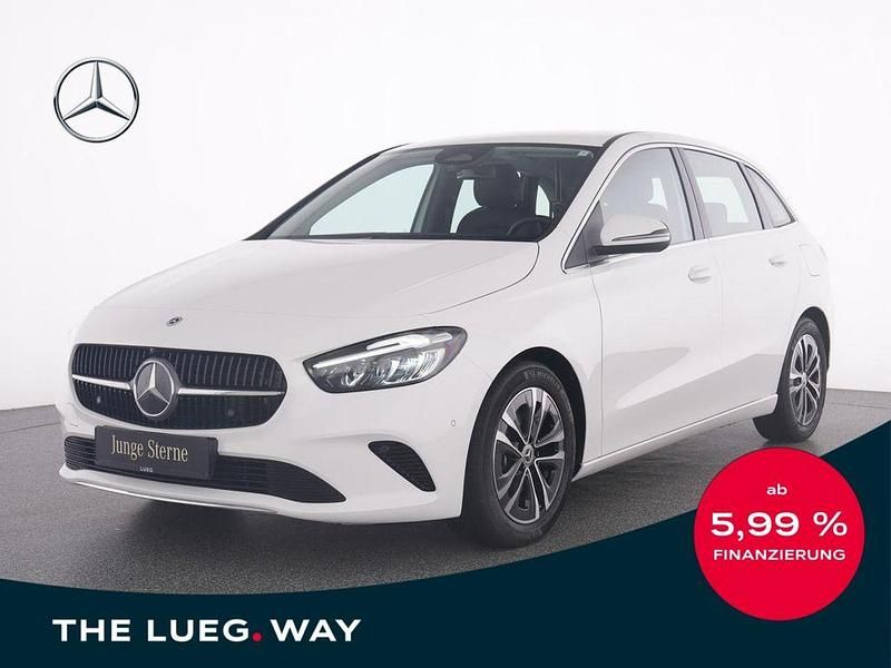 Weiß Gebraucht 2024 Mercedes B200 Progressive Van / Kleinbus | 30.999 € (Guter Preis) - Bild 1/4