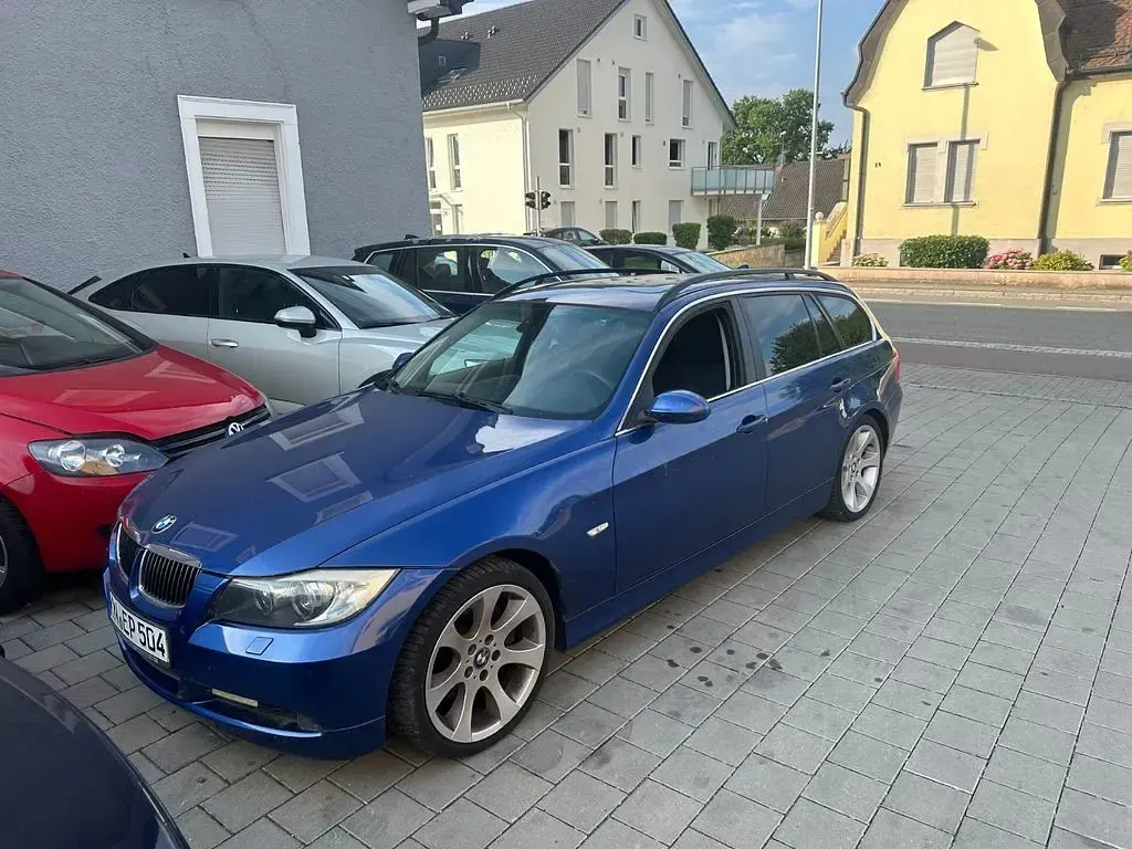 Gebraucht BMW 325 197 PS (144 kW) 2007 Blau Kombi