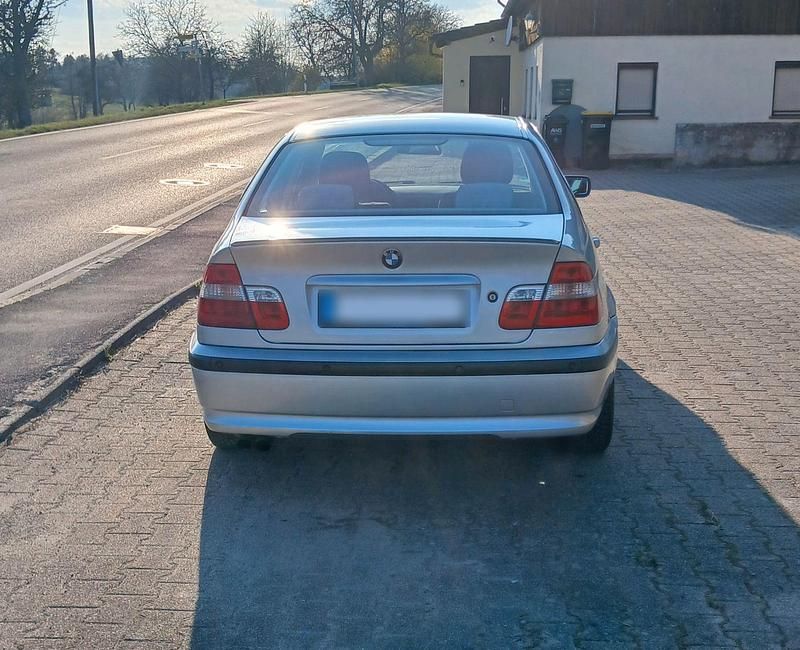 Second-hand BMW 325 192 CP (141 kW) 2002 Argintiu Berlinǎ