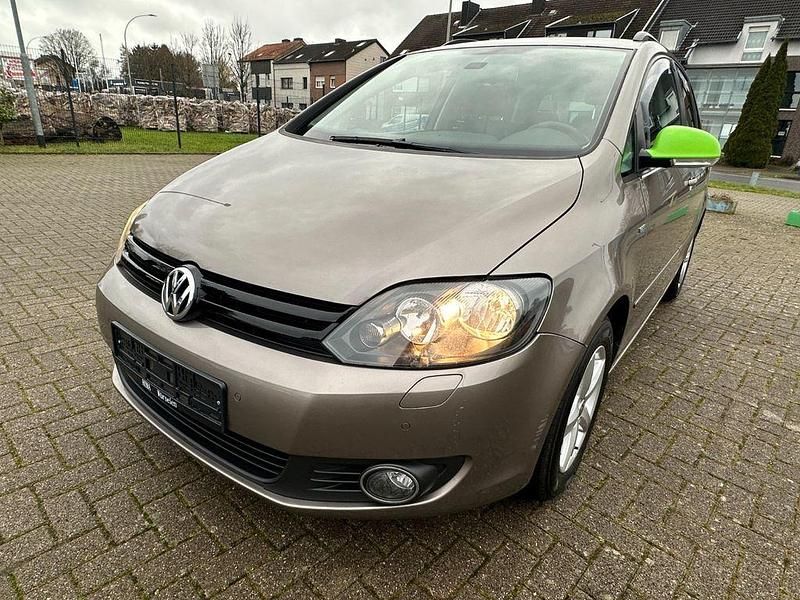 Braun Gebraucht 2012 VW Golf Match Limousine | 4.499 € (Fairer Preis) - Bild 1/4