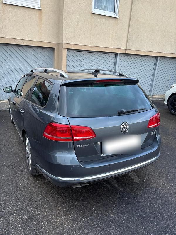Usata VW Passat 140 CV (102 kW) 2013 Grigio Station wagon
