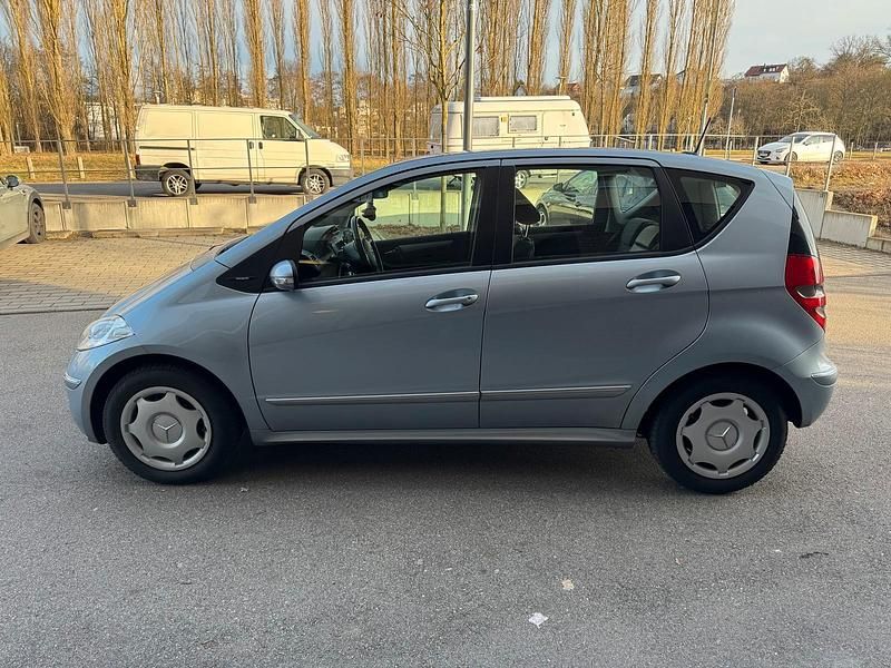 Gebraucht Mercedes A170 117 PS (86 kW) 2006 Blau Limousine