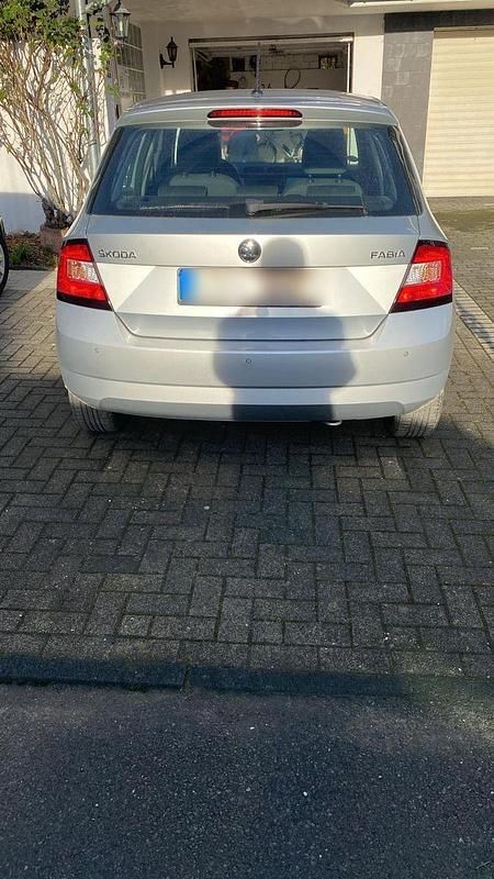 Gebraucht Skoda Fabia Ambition 90 PS (66 kW) 2016 Silber Kleinwagen